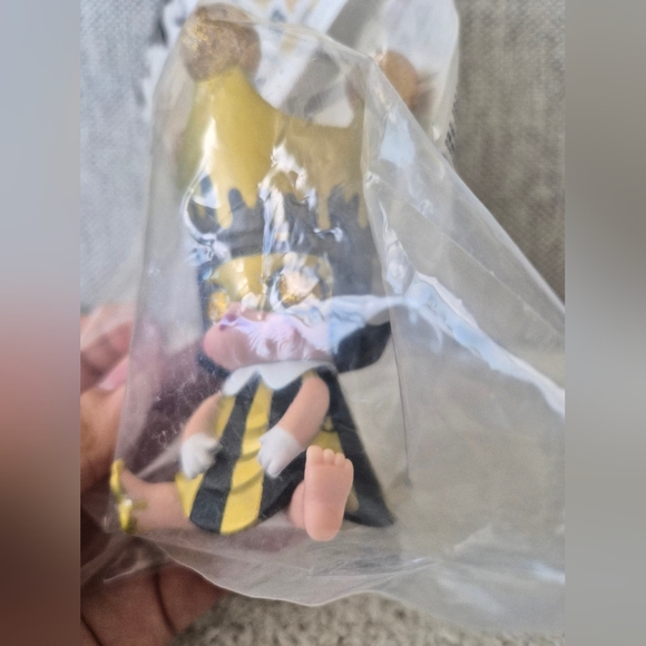 Pop Mart Baby Molly Golden Drip Gold Stains Figure *RARE* - Picture 4 of 8